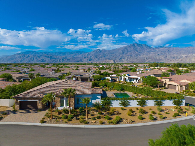 81665 Chant Ct in La Quinta, CA - Building Photo - Building Photo