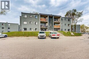 90 King Edward Ave in London, ON - Building Photo