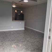 337 Phippen Waiters Rd in Dania Beach, FL - Building Photo - Building Photo