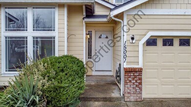 15001 81 Ave Ct E in Puyallup, WA - Building Photo - Building Photo
