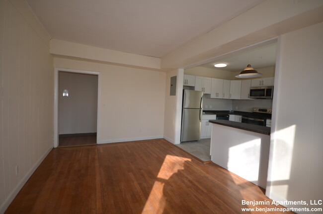 1139 Commonwealth Ave, Unit 7 in Boston, MA - Foto de edificio - Building Photo