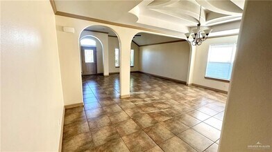 22 Quail Ave in McAllen, TX - Building Photo - Building Photo