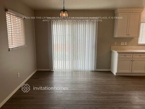 321 W Hacienda Dr in Corona, CA - Building Photo - Building Photo