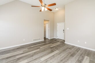 220 Green Valley Dr in Oakland, TN - Building Photo - Building Photo