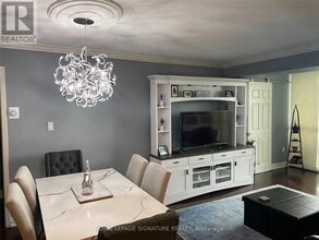 20 McFarlane Dr in Halton Hills, ON - Building Photo - Building Photo