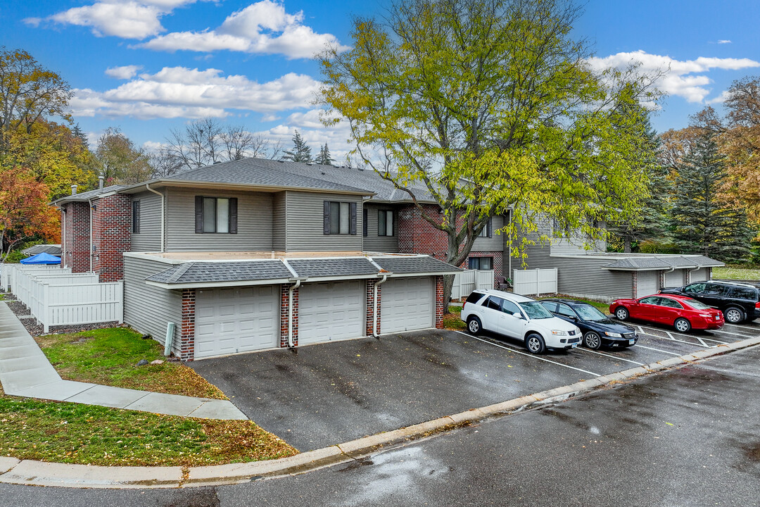 Tanager Creek Rental Townhomes in Eden Prairie, MN - Building Photo