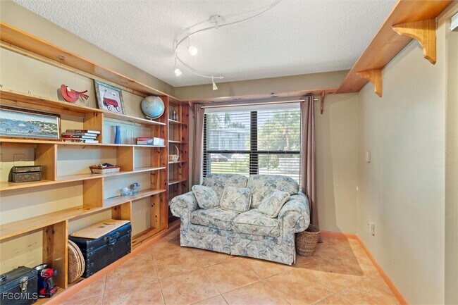 4762 Blackberry Dr in Ft. Myers, FL - Building Photo - Building Photo