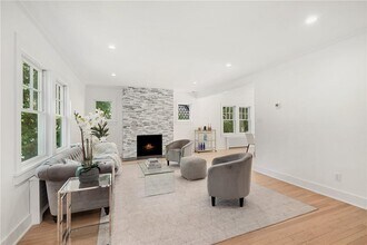 14 Coralyn Rd in Scarsdale, NY - Building Photo - Building Photo