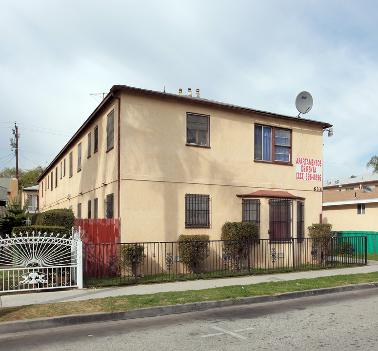6331 Templeton St in Huntington Park, CA - Foto de edificio