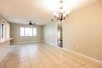 433 SE 13th Pl in Cape Coral, FL - Building Photo - Building Photo