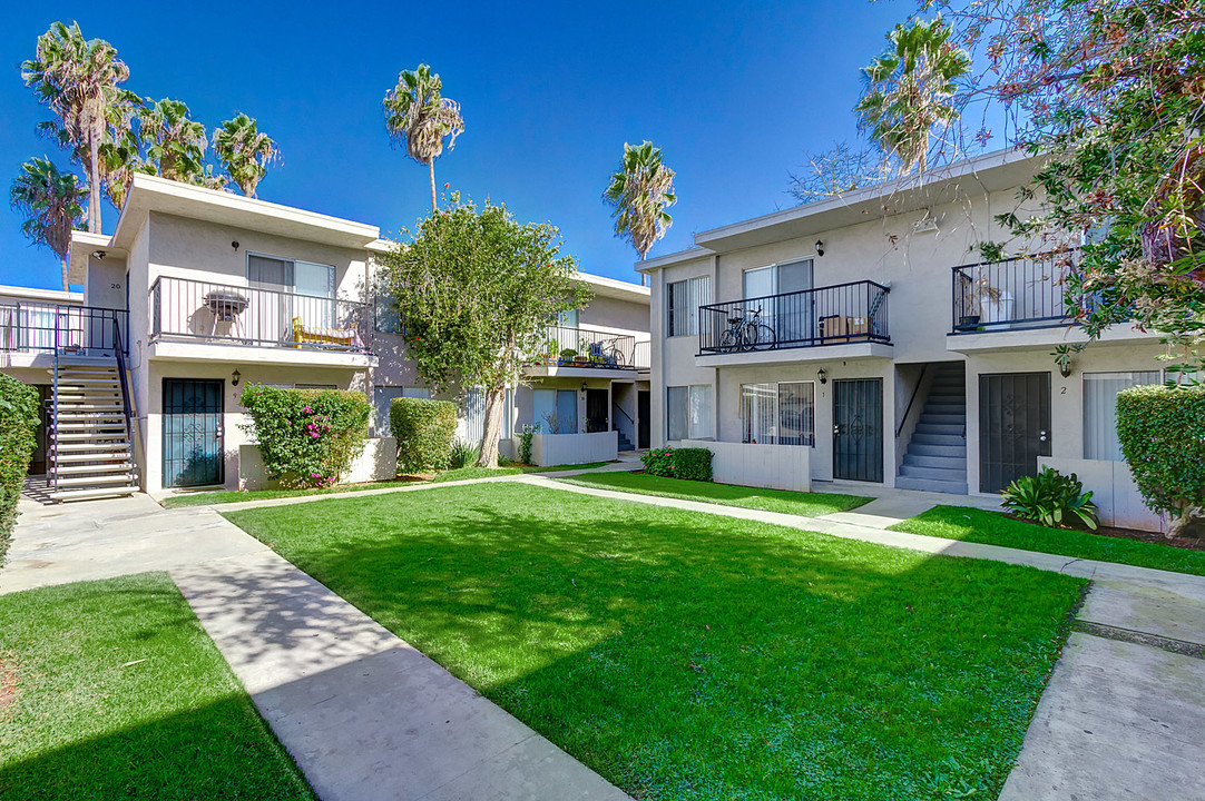 Pacific Crest Apartments in San Diego, CA - Foto de edificio