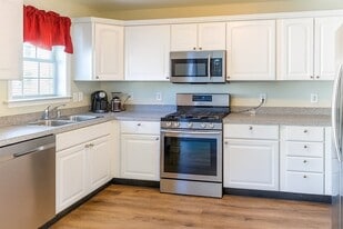 37 Glen Ave, Unit 15 in Chelmsford, MA - Building Photo