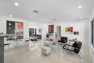 450 N Victoria Park Rd in Fort Lauderdale, FL - Foto de edificio - Building Photo