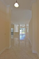 252 Sussex Cir in Jupiter, FL - Foto de edificio - Building Photo