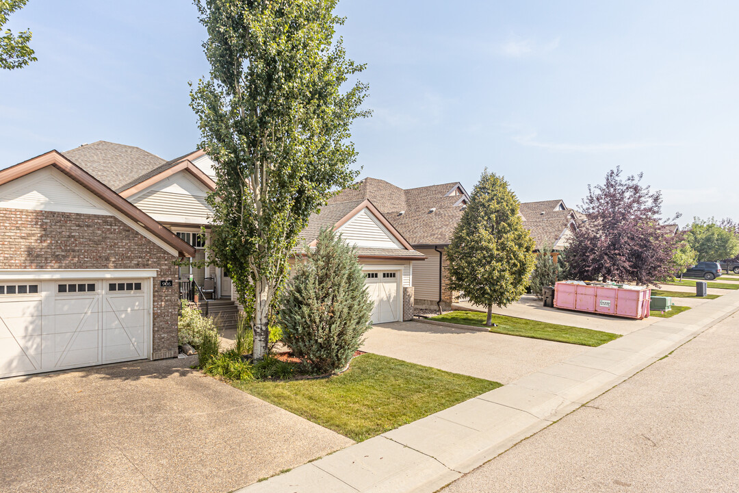 The Vistas At Ambleside in Edmonton, AB - Building Photo