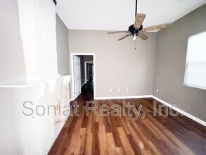 2433 St Anthony St in New Orleans, LA - Building Photo - Building Photo