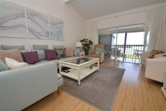 1512 Pelican Point Dr in Sarasota, FL - Foto de edificio - Building Photo