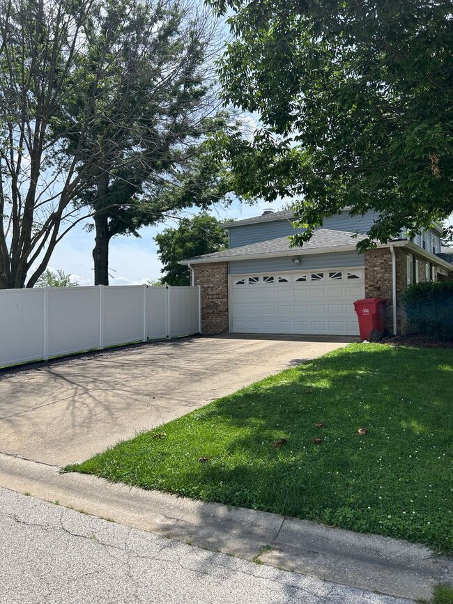537 Windrift Dr in Belleville, IL - Building Photo - Building Photo
