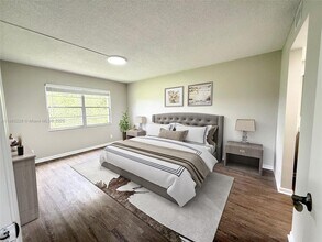 901 SW 128th Ave in Pembroke Pines, FL - Building Photo - Building Photo