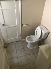 116 E Buckthorn St, Unit B in Inglewood, CA - Building Photo - Building Photo