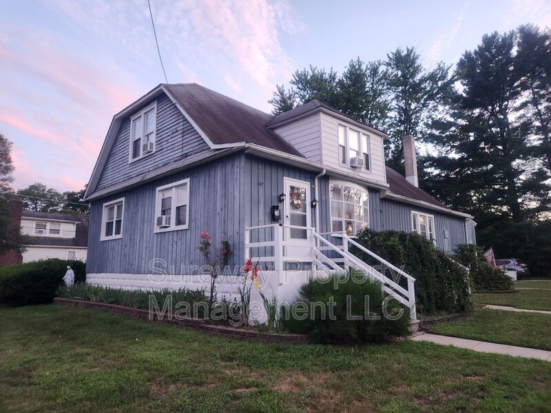 1 Chestnut Ave in Berlin, NJ - Building Photo