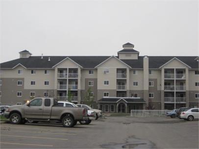 11240-11104 104 Ave. in Grande Prairie, AB - Building Photo