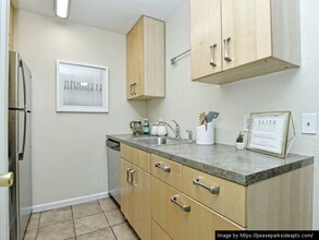1300 W 24th St, Unit 75379-1302-611 in Austin, TX - Building Photo - Building Photo
