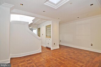 3030 K St NW in Washington, DC - Building Photo - Building Photo