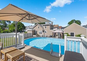 229 Smith St in Cranston, RI - Building Photo