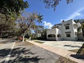 502 Madeira Ave in Coral Gables, FL - Building Photo