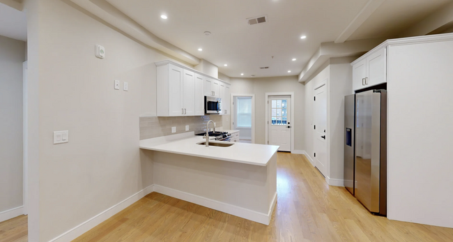160 Allston St, Unit 2 in Boston, MA - Building Photo - Building Photo
