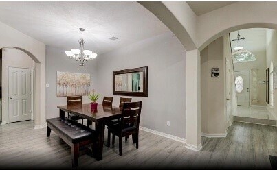 6439 W Linpar Ct in Houston, TX - Foto de edificio - Building Photo