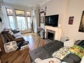 2240 N Halsted St in Chicago, IL - Building Photo - Building Photo