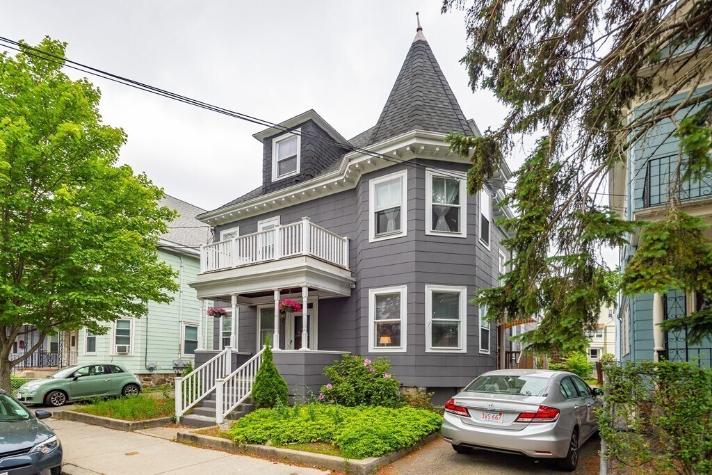 7 Burnside Ave in Somerville, MA - Building Photo