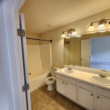 8523 Mt Valley Ln in Raleigh, NC - Building Photo - Building Photo