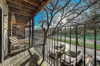 Room in Condo on Skillman St in Dallas, TX - Foto de edificio - Building Photo