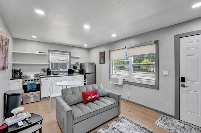 824 S 20th Ave in Hollywood, FL - Building Photo - Building Photo