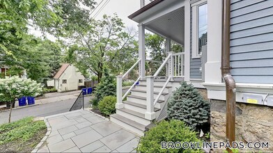 119 Westbourne Terrace, Unit 1 in Brookline, MA - Building Photo - Building Photo