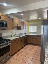 1002 E Simmons St in Tucson, AZ - Foto de edificio - Building Photo
