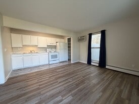 8050 Niwot Rd in Longmont, CO - Building Photo