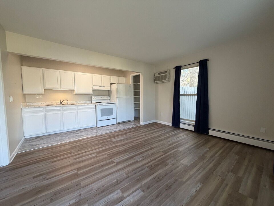 8050 Niwot Rd in Longmont, CO - Building Photo