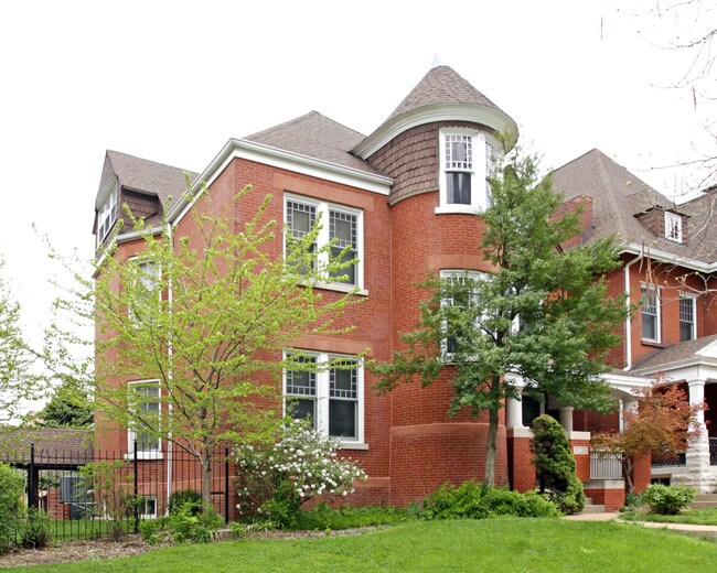 3739 Westminster Pl in St. Louis, MO - Foto de edificio - Building Photo