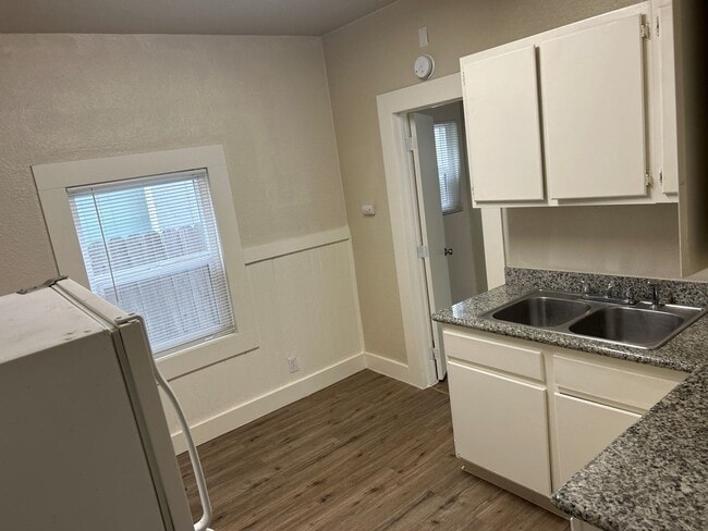 3448 Y St in Sacramento, CA - Building Photo - Building Photo