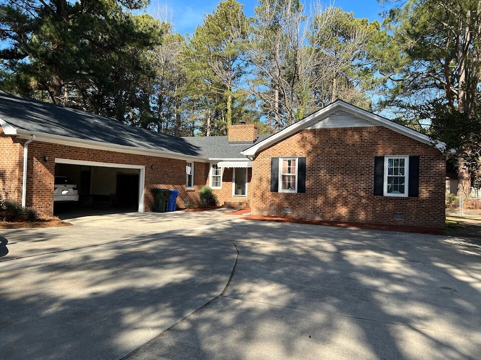 1200 Raleigh Rd Pkwy W in Wilson, NC - Building Photo