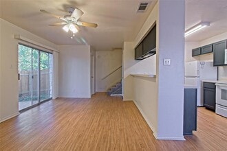 2211 Creekside Ln in Georgetown, TX - Building Photo - Building Photo