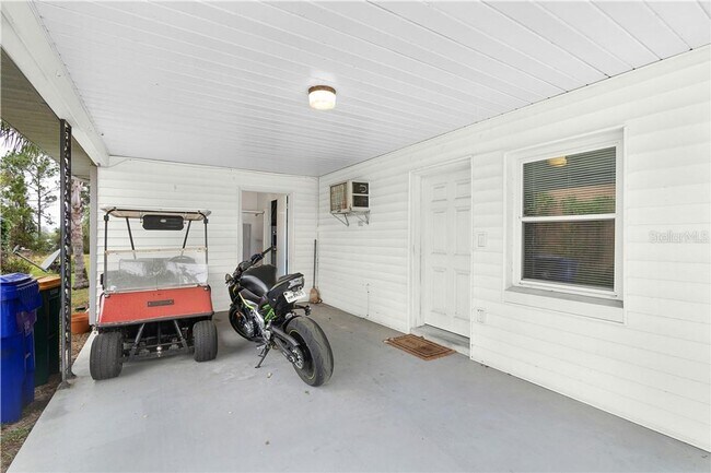 1003 Dora Ave in Tavares, FL - Building Photo - Building Photo