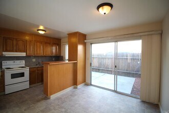 1216 Dana Dr in Fairfield, CA - Building Photo - Building Photo