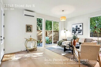 13748 Stone Ave N in Seattle, WA - Building Photo - Building Photo