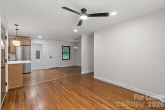 2430 Dora Dr in Charlotte, NC - Building Photo - Building Photo