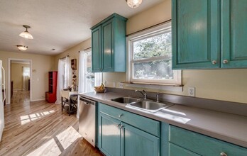 14114 SE Lee Ave in Milwaukie, OR - Building Photo - Building Photo